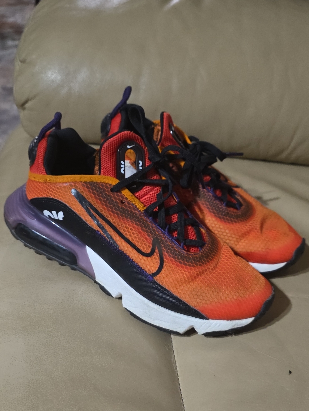 Nike Kids Orange and Purple Air Max 270-Style Sneakers Size 4.5Y
